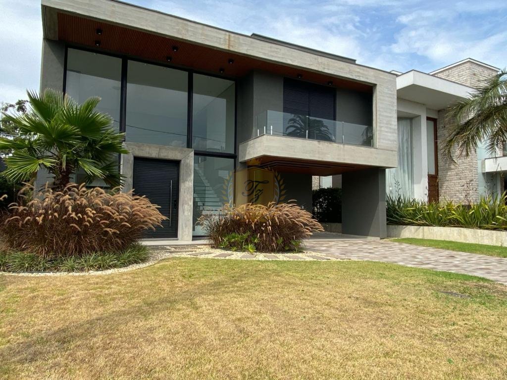 Casa 6 suítes